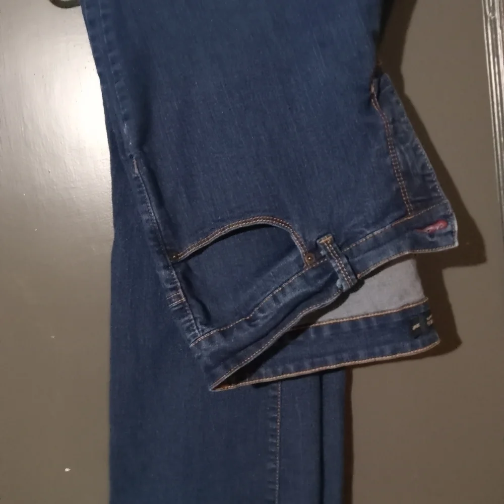 Faded glory womens blue jeans. Size 20 petite.
